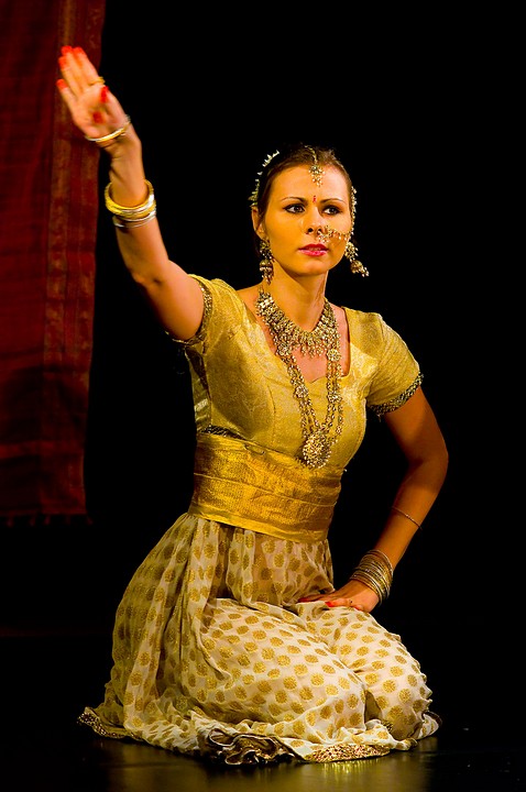 Magdalena Inglot, taniec Bollywood (Nrtya Maalaa - Girlanda tańców)
